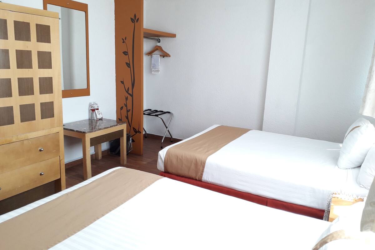 Double Room, 2 Double Beds | Desk, free WiFi