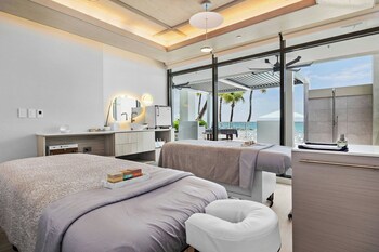 Couples treatment rooms, body treatments, aromatherapy, facials at La Concha Resort, Puerto Rico, Autograph Collection