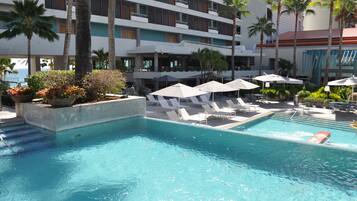 Room, 1 King Bed, Resort View | Exterior