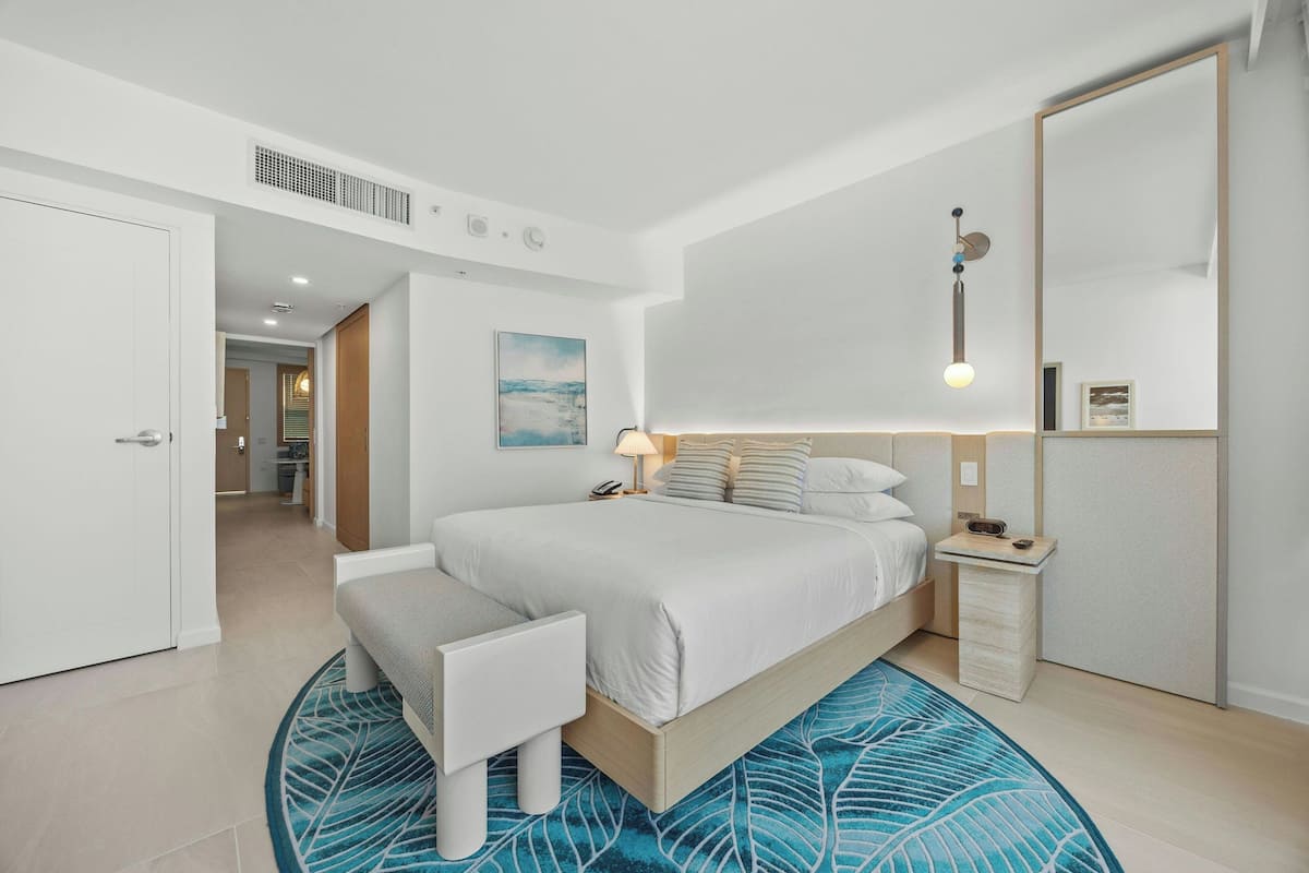 1 bedroom, premium bedding, down comforters, in-room safe