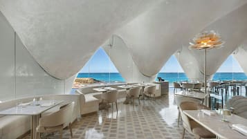 7 restaurants, spécialités Cuisine à base de sushi