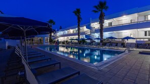 Outdoor pool - Paleos Apartments (Rhodes)
