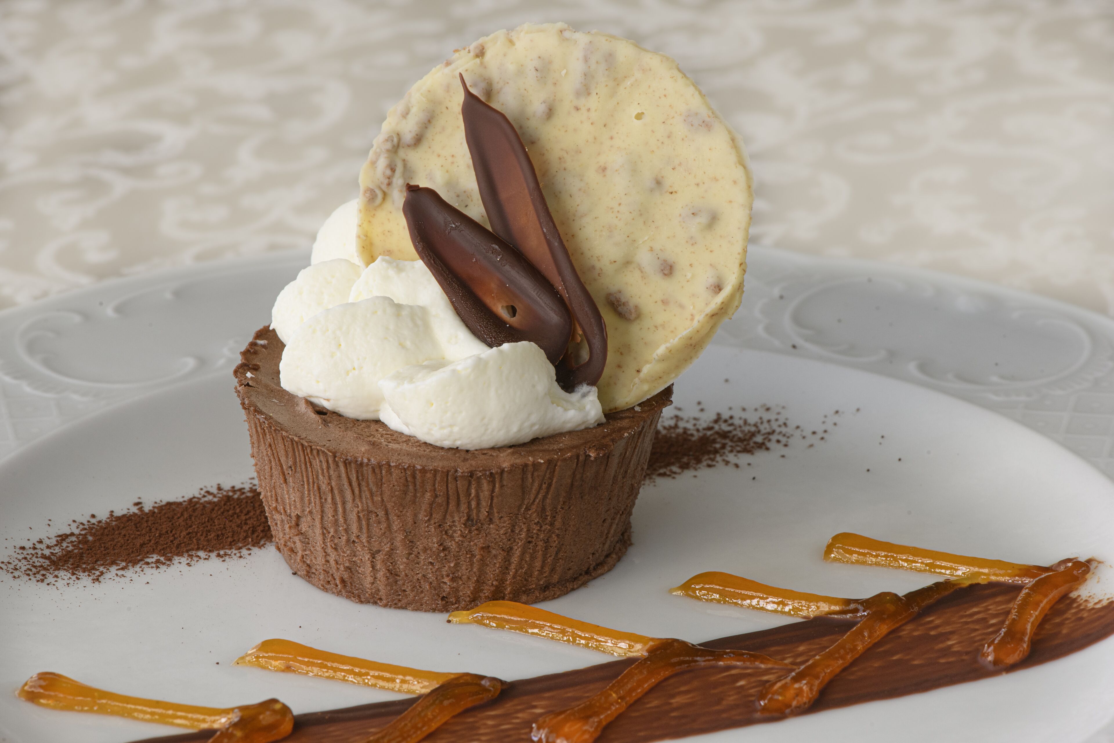 breakfast, lunch and dinner served