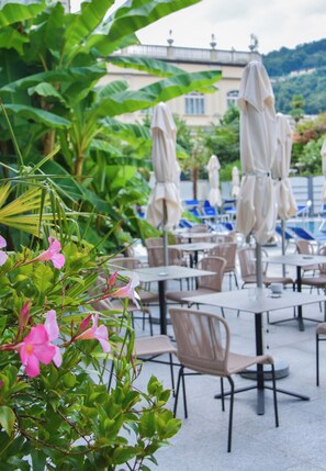 Outdoor pool, pool loungers