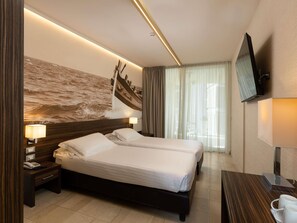Classic Room, 2 Twin Beds, Terrace | Pillowtop beds, minibar, in-room safe, desk