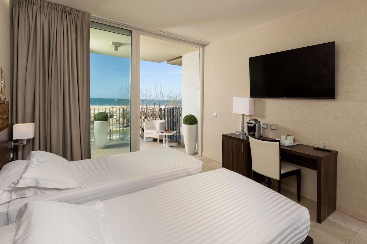Privilege, Room with 2 single beds, terrace, sea view | Minibar, in-room safe, desk, blackout drapes