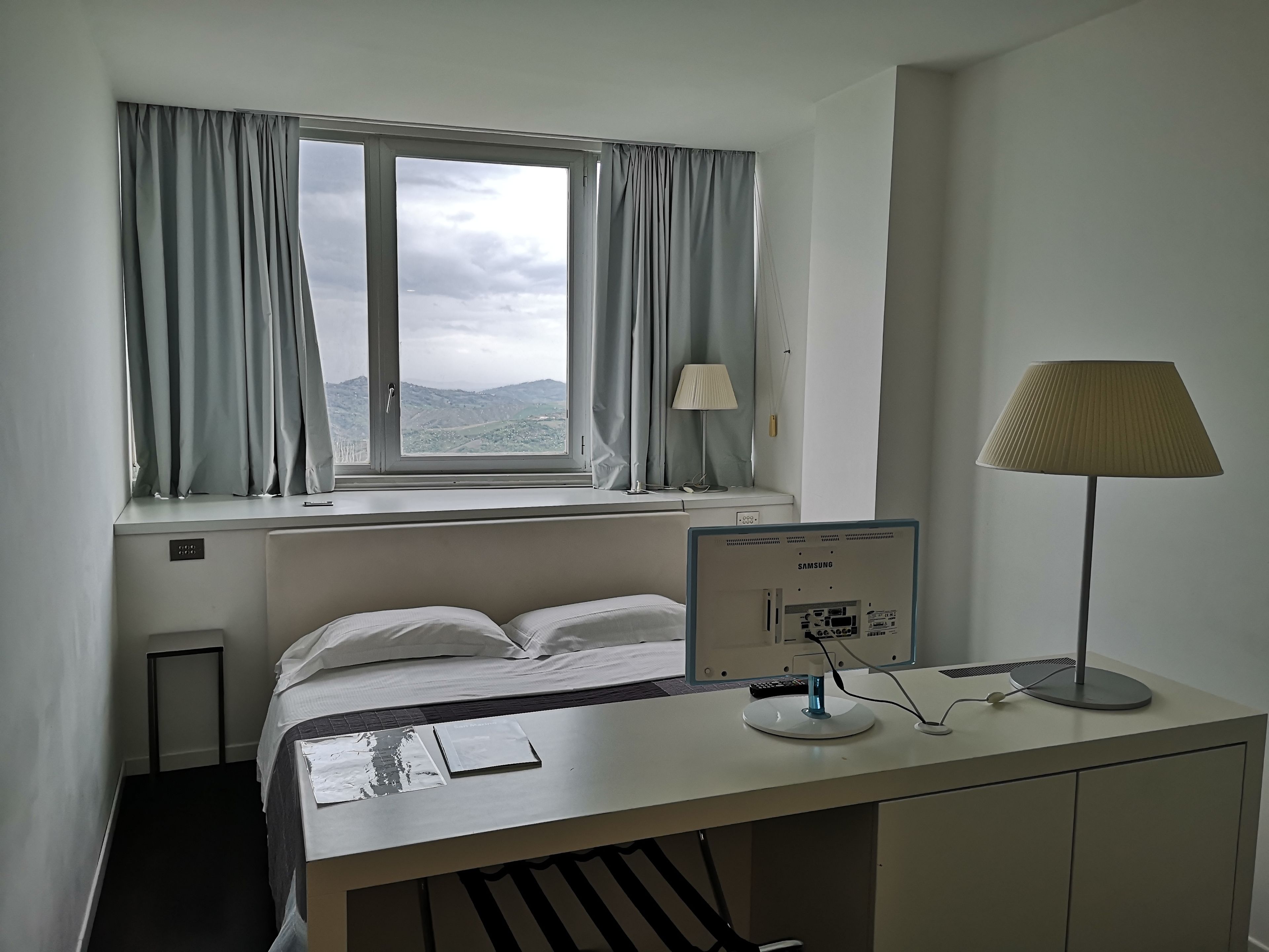 hypo-allergenic bedding, down duvets, select comfort beds, minibar