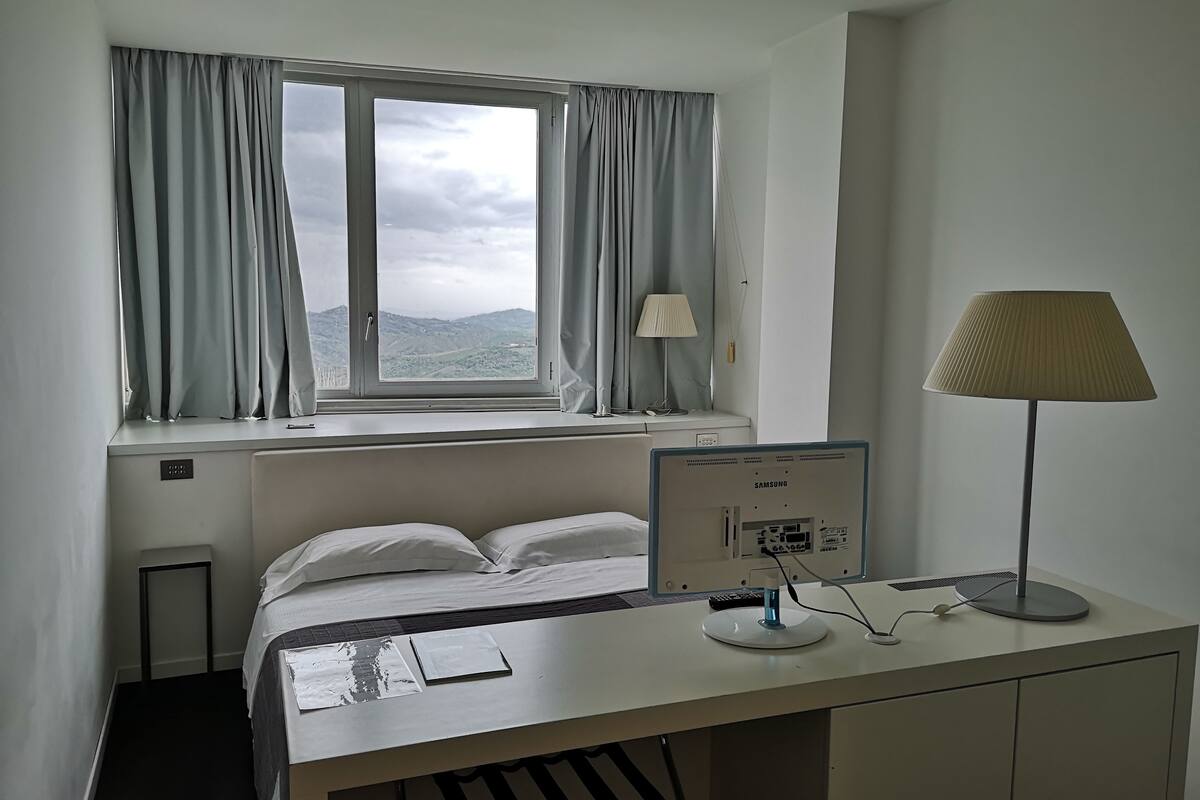 hypo-allergenic bedding, down duvets, select comfort beds, minibar