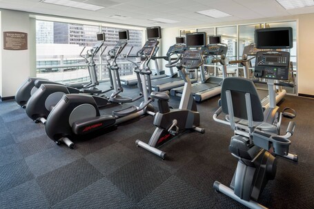 Springhill Suites by Marriott Chicago Downtown River North - Image 6