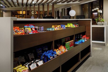 Springhill Suites by Marriott Chicago Downtown River North - Image 24