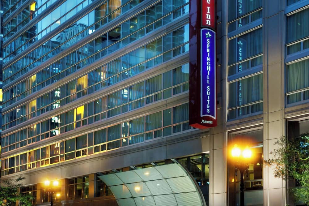 Springhill Suites by Marriott Chicago Downtown/ River North