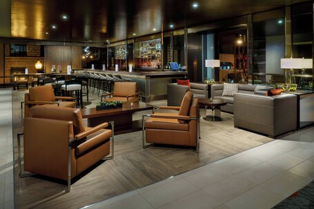 Springhill Suites by Marriott Chicago Downtown River North - Image 7