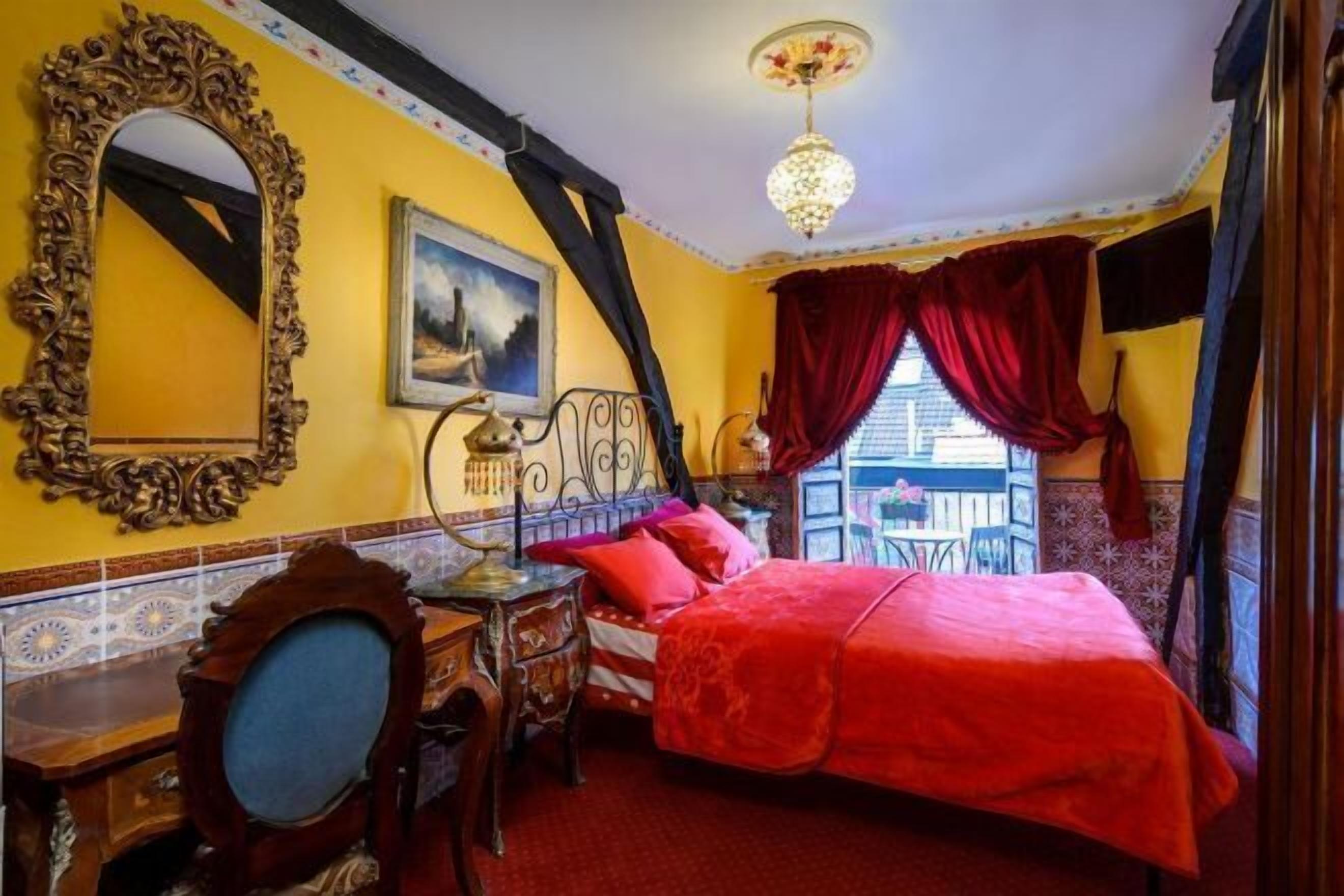 Cribs/infant beds, rollaway beds, free WiFi, bed sheets