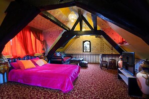 In-room safe, free cots/infant beds, rollaway beds, free WiFi