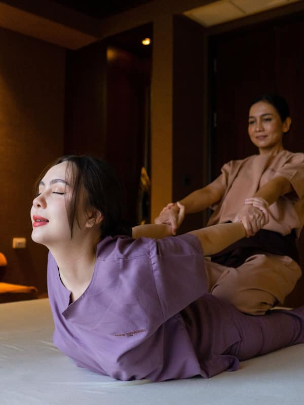 Couples treatment rooms, sauna, hot tub, steam room, body treatments