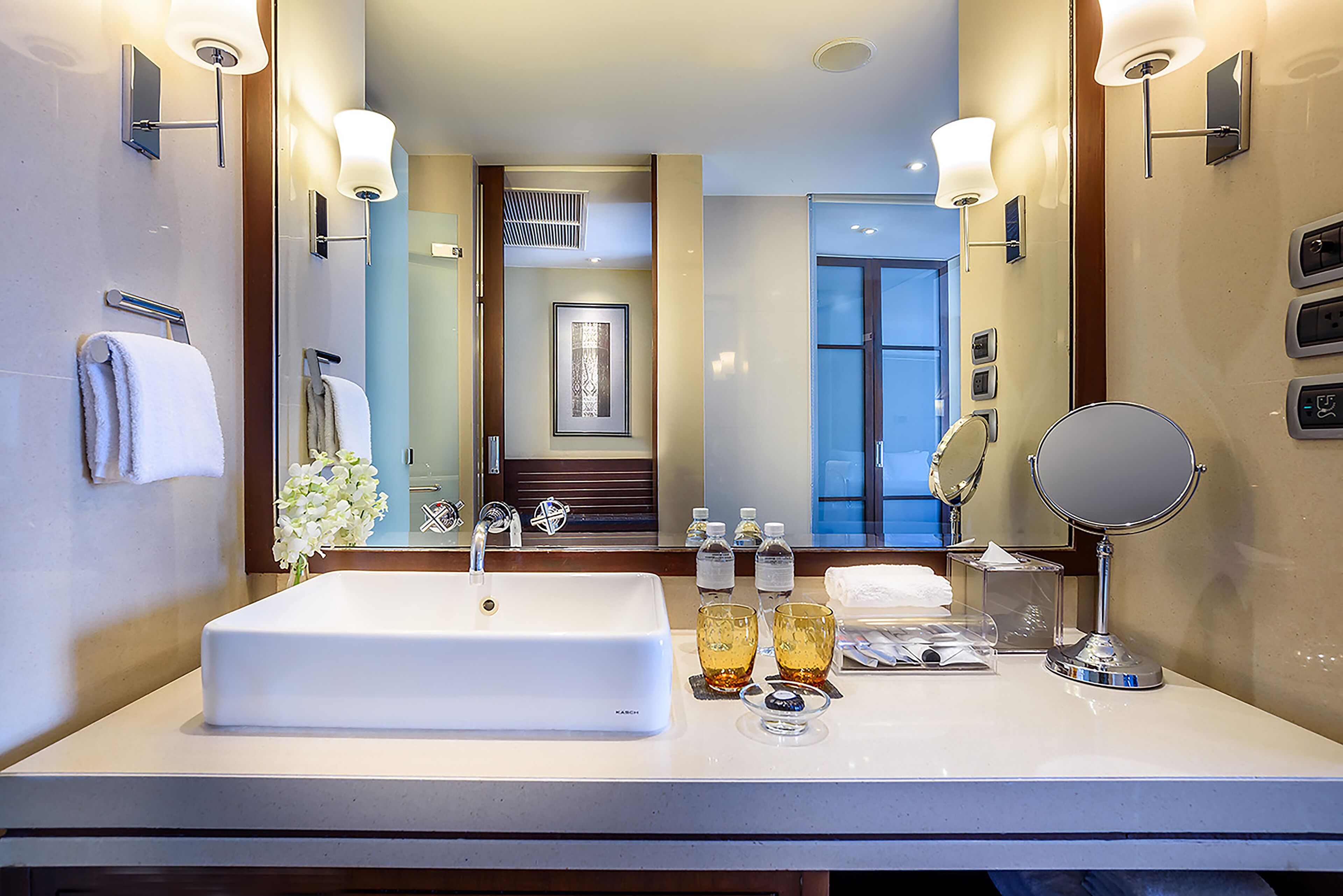 presidential suite, 2 bedrooms | bathroom | separate bathtub and shower, spring water bathtub