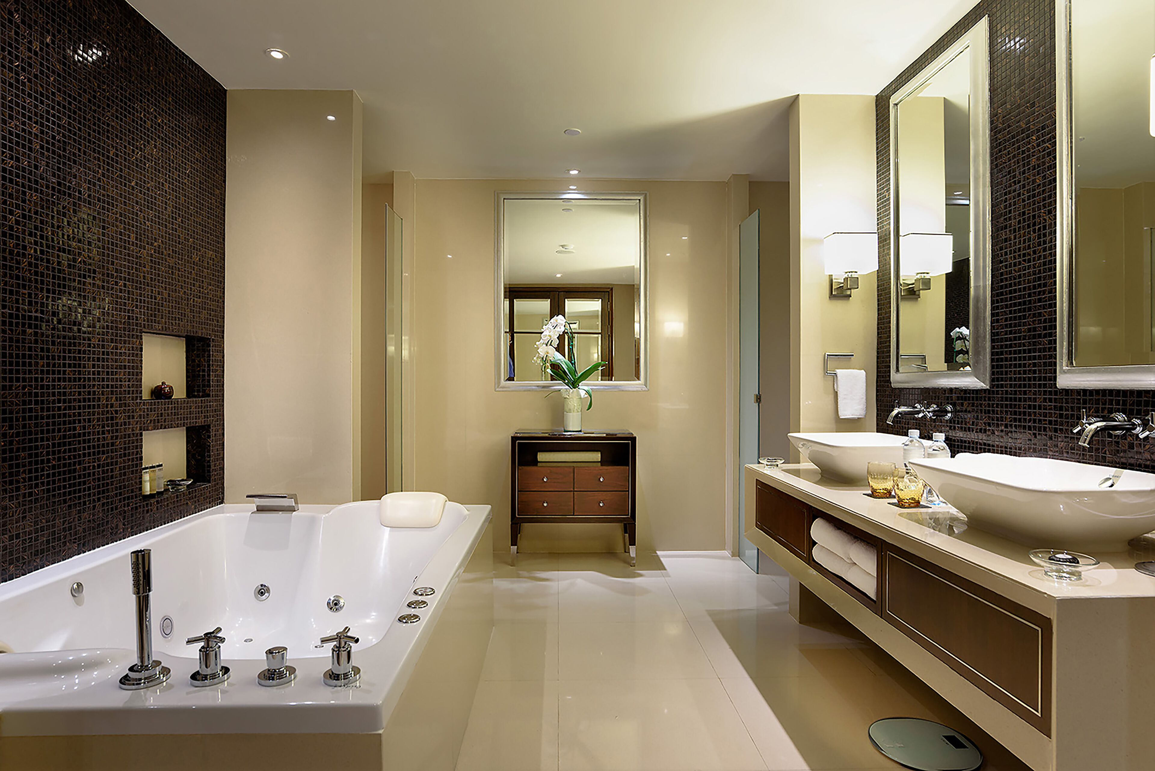 presidential suite, 2 bedrooms | bathroom | separate bathtub and shower, spring water bathtub
