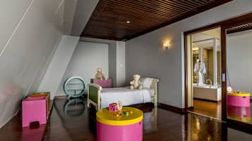 1 bedroom, premium bedding, minibar, in-room safe