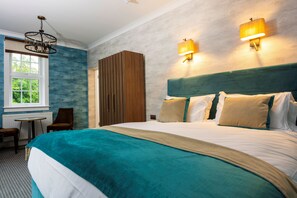 Deluxe Double Room | Desk, iron/ironing board, free WiFi, bed sheets