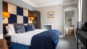 Standard dubbelrum eller tvåbäddsrum | Skrivbord, strykjärn/strykbräda, gratis wi-fi och sängkläder