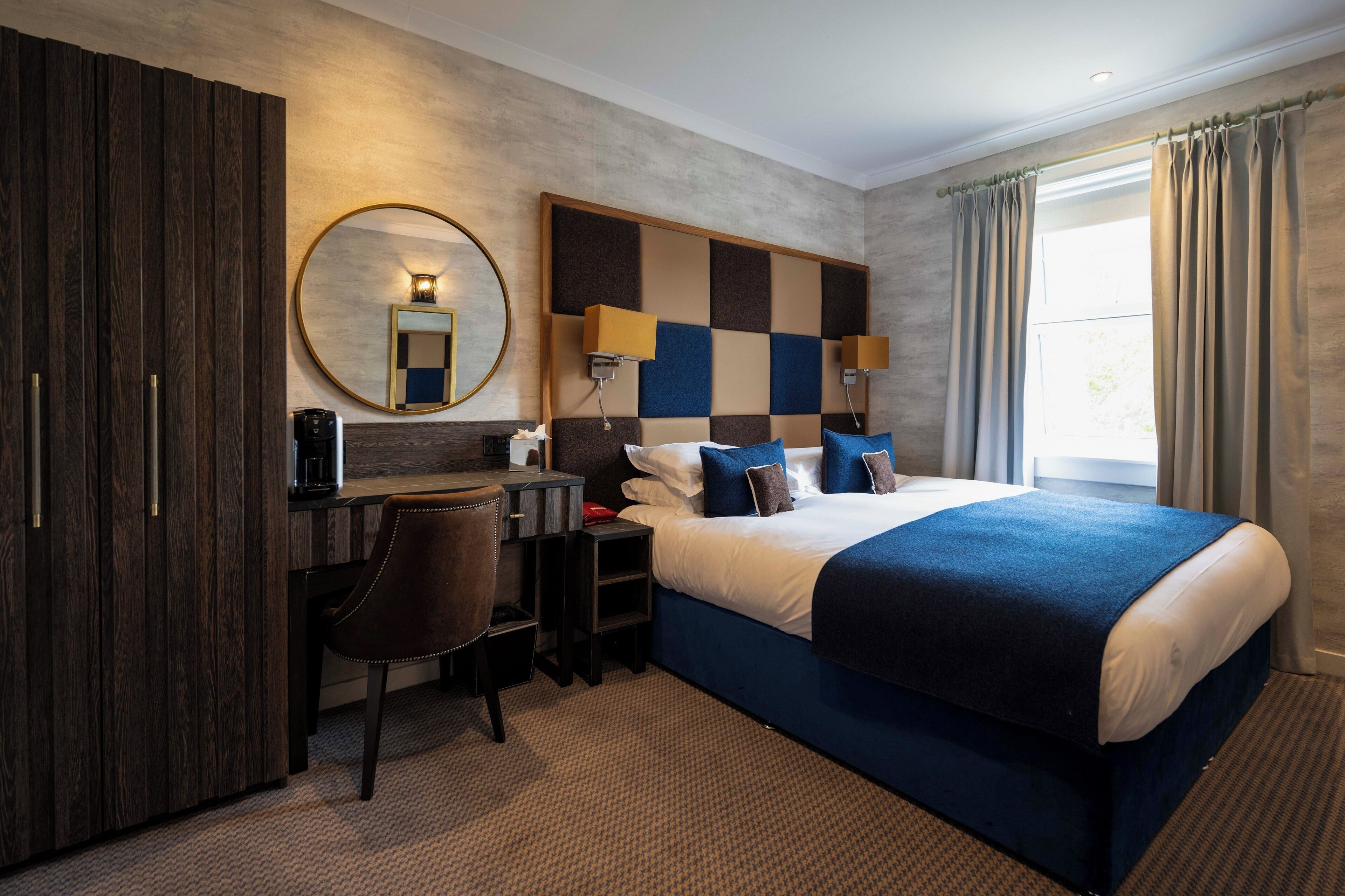 standard double or twin room | desk, iron/ironing board, free wifi, bed sheets