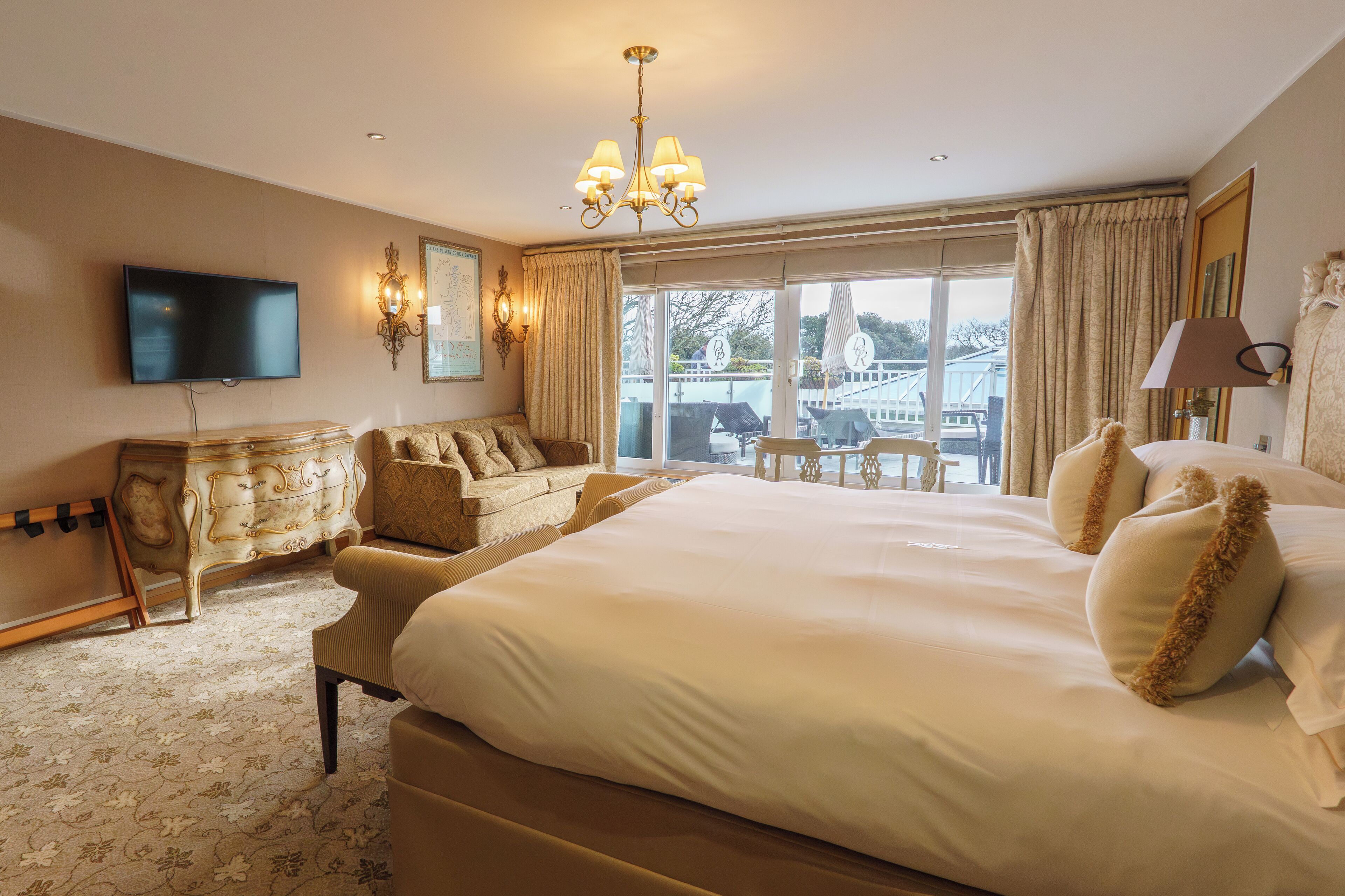 Suite junior, Terraza | Sábanas de algodón egipcio y ropa de cama de alta calidad 