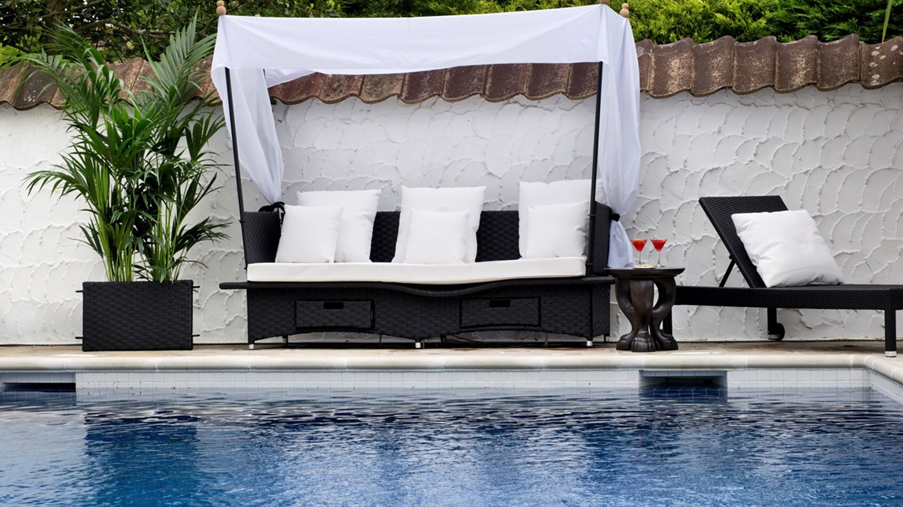 outdoor pool, pool loungers