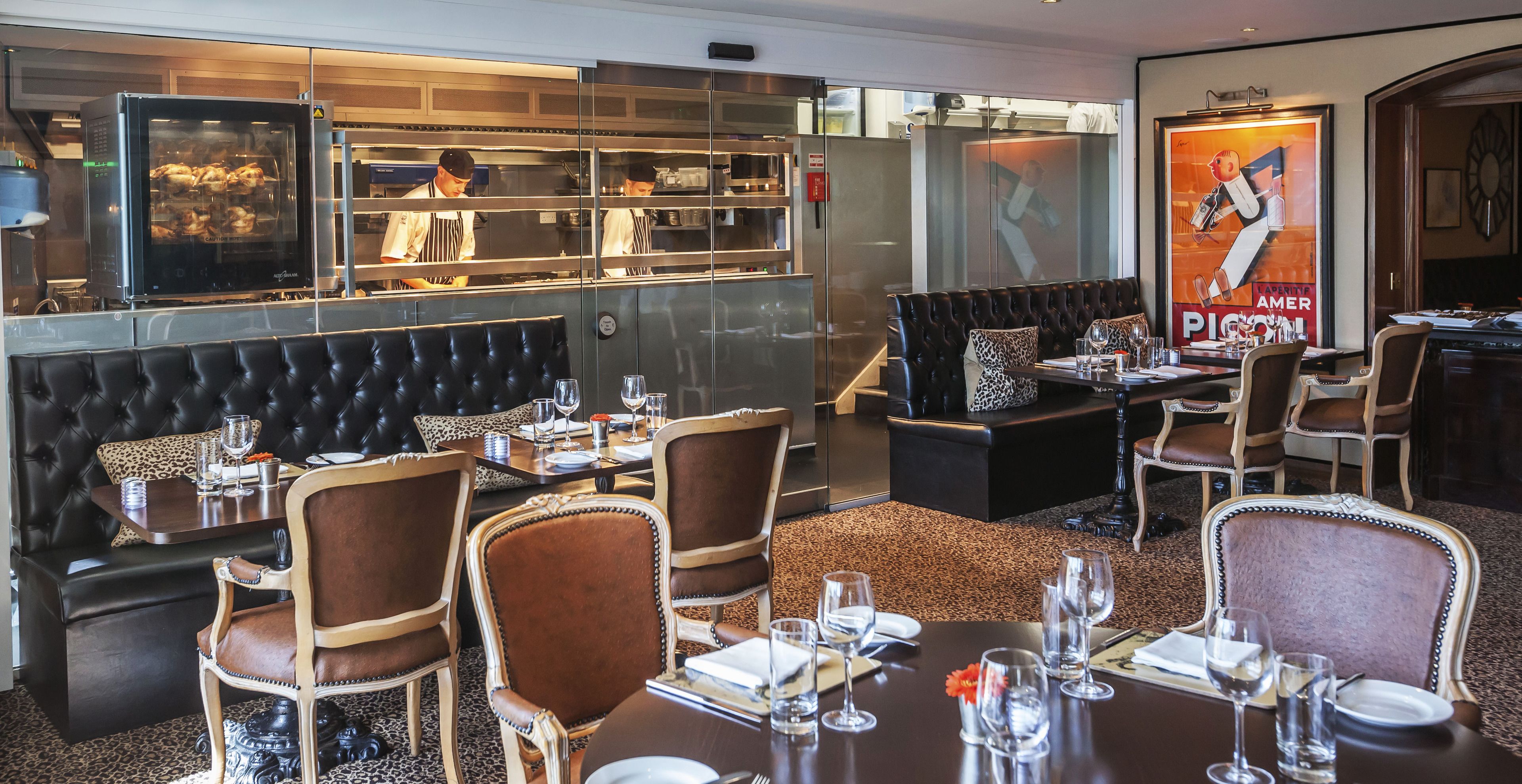 breakfast, lunch, dinner served; international cuisine