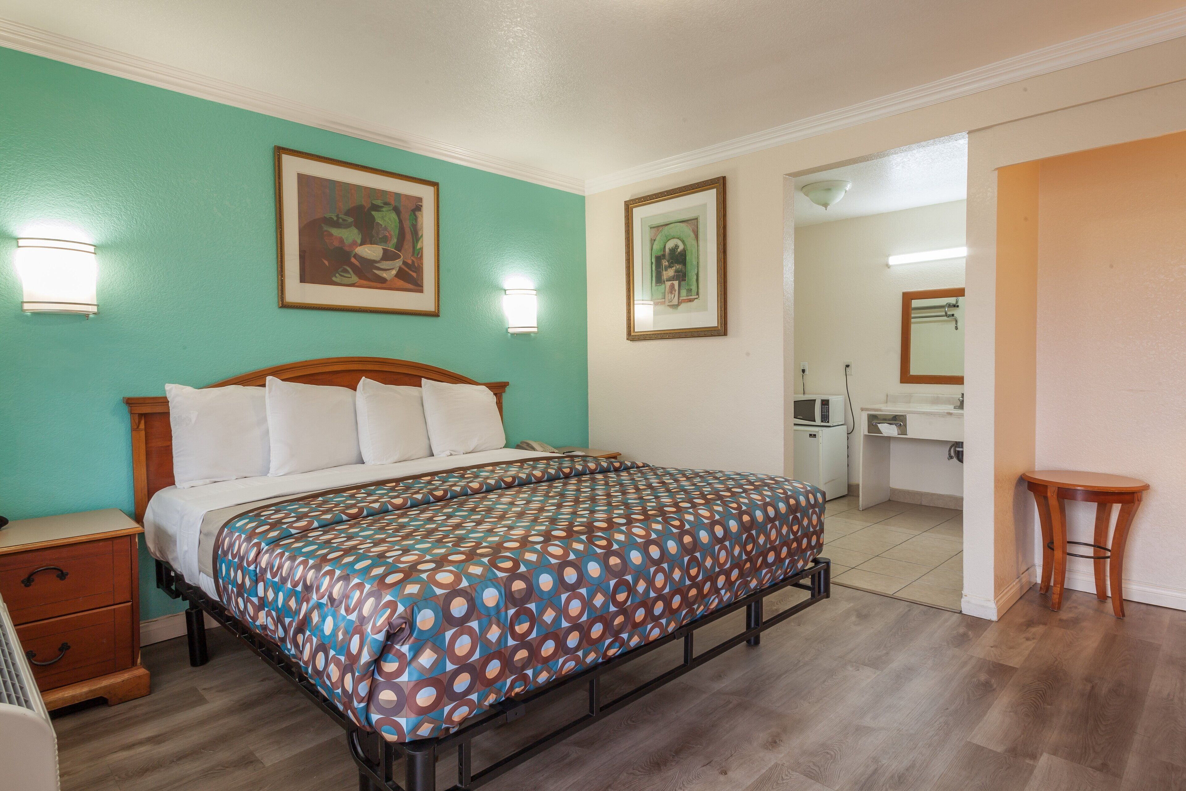 Desk, blackout drapes, soundproofing, free WiFi