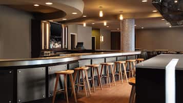 Serves dinner and happy hour