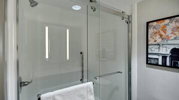 Regadera en el baño