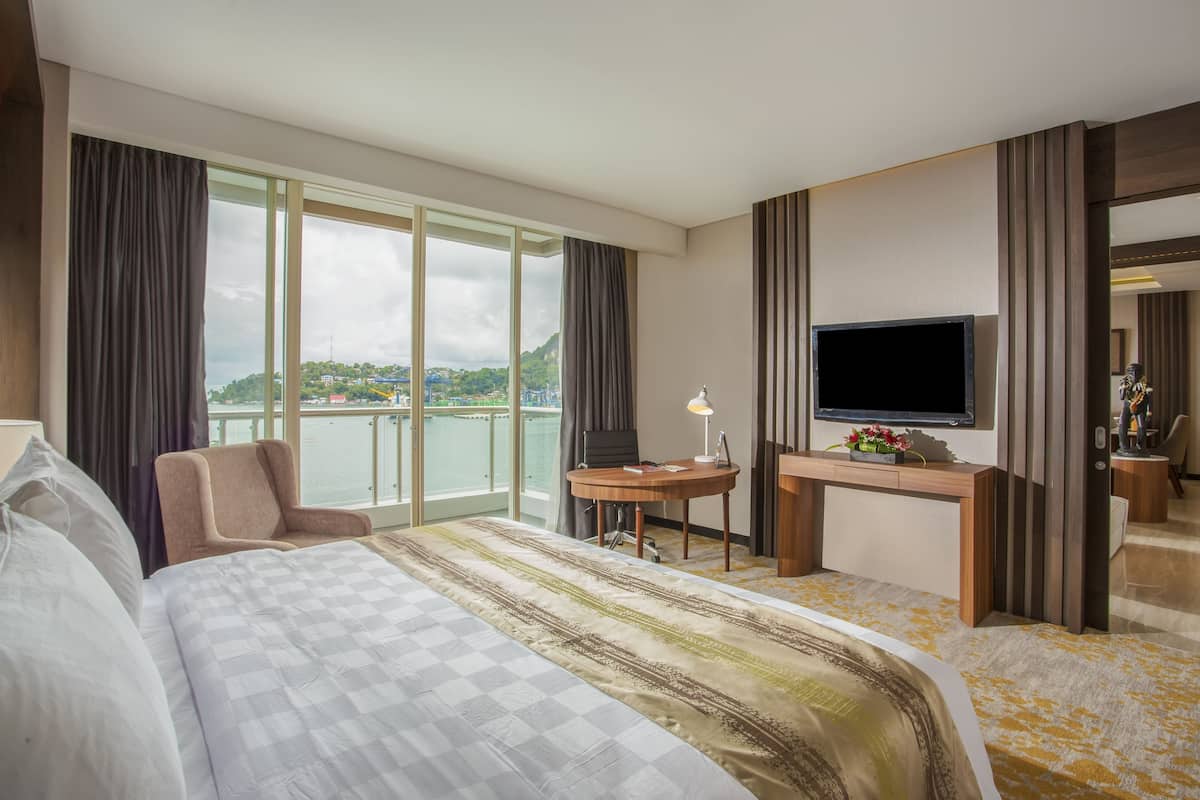 Presidential-Suite | Betten mit Memory-Foam-Matratzen, Minibar, Zimmersafe