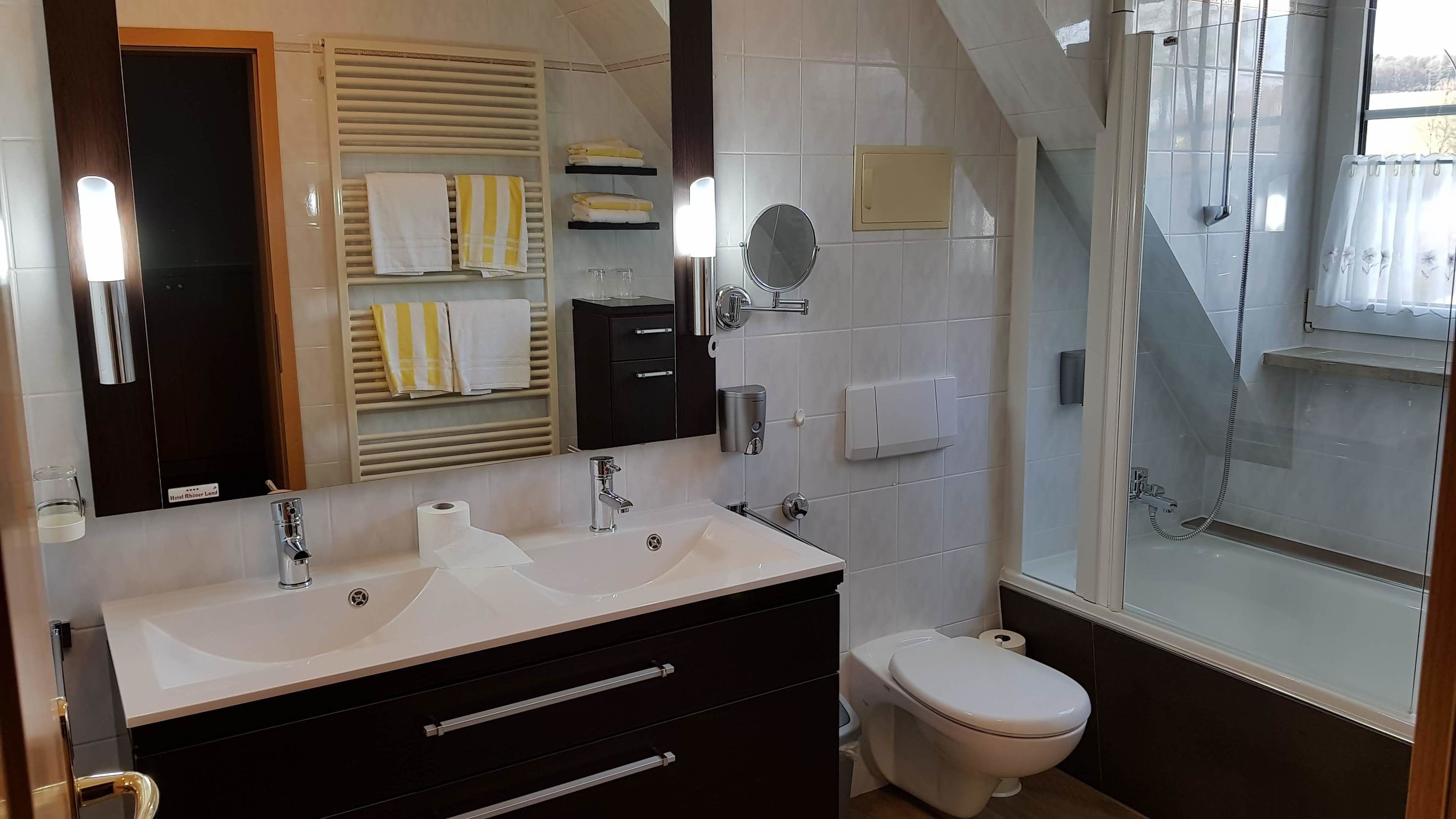 superior suite, 2 bedrooms | bathroom | bathtub, free toiletries, hair dryer, towels