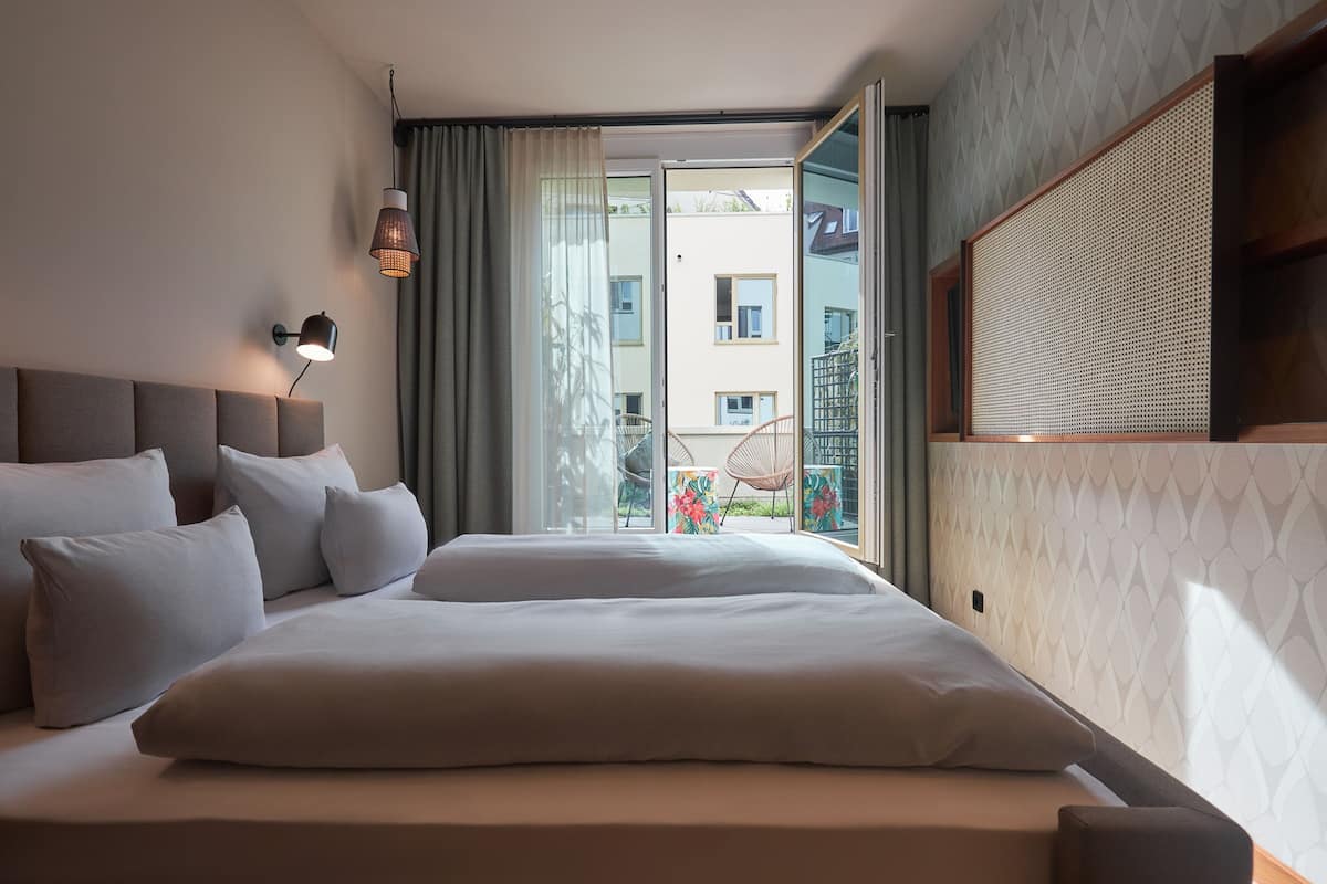 Oasis Cocoon | 1 bedroom, hypo-allergenic bedding, in-room safe, blackout drapes