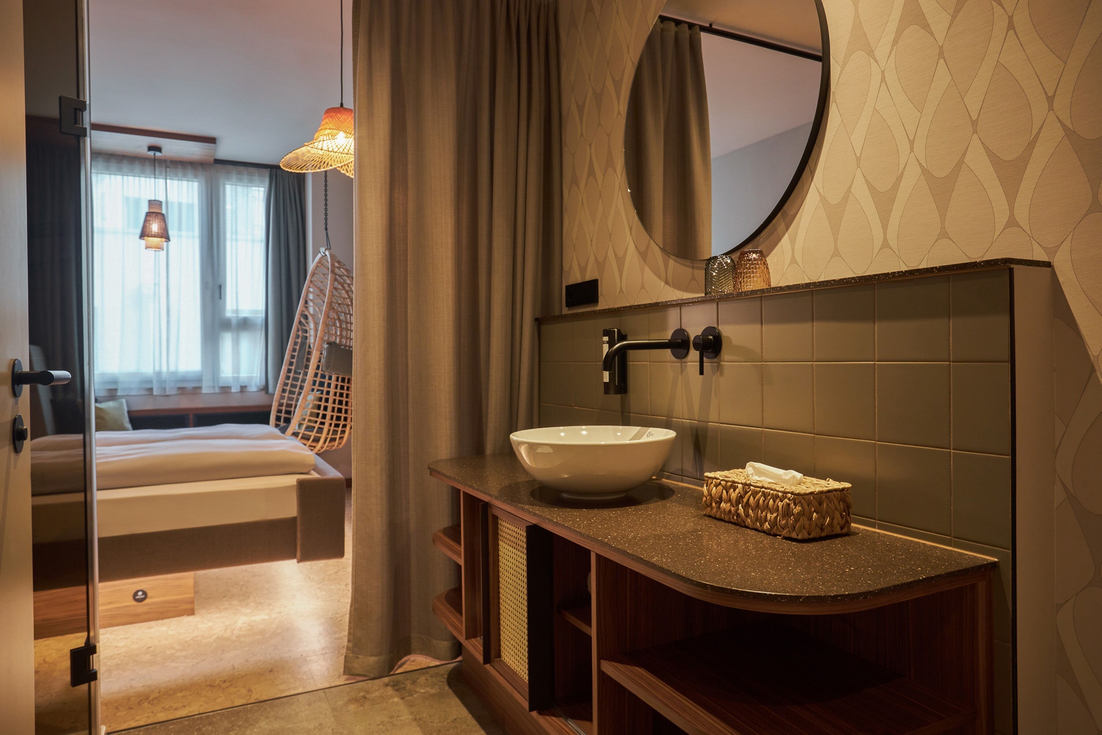 garden cocoon | bathroom | hair dryer, towels