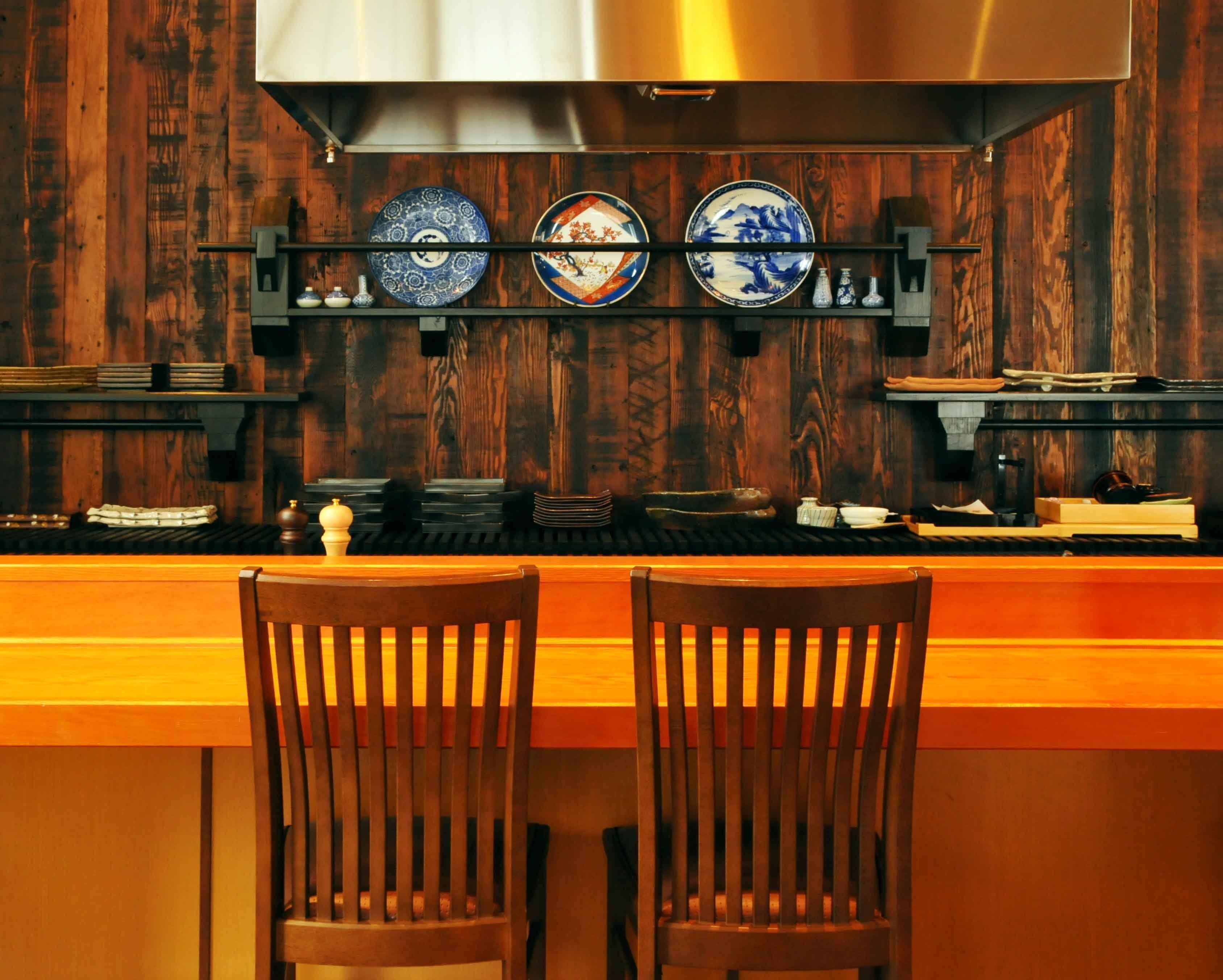 2 restaurants, breakfast, lunch, dinner served; french cuisine