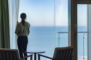 Literie de qualité supérieure, coffres-forts dans les chambres, bureau