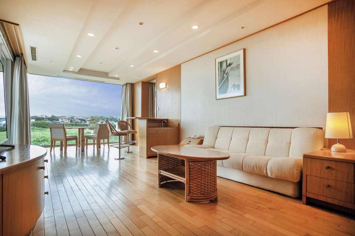 suite room a, non smoking | living area | lcd tv