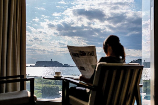 Hollywood Twin Room, Mt.Fuji & Enoshima View | Premium bedding, in-room safe, desk, iron/ironing board