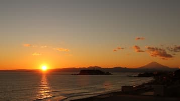 Una spiaggia nelle vicinanze