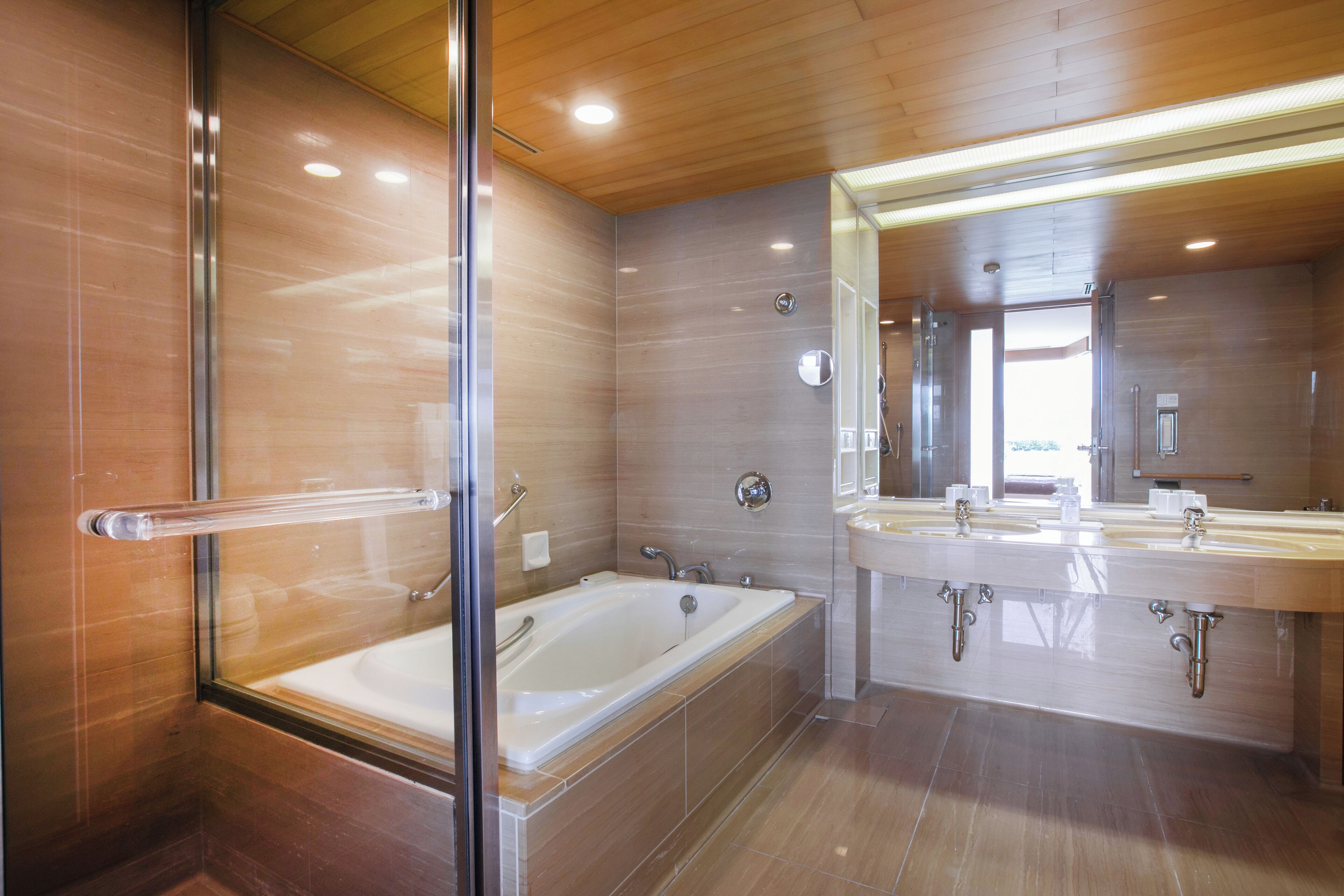 suite room a, non smoking | bathroom | free toiletries, hair dryer, slippers, bidet