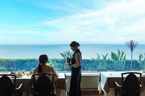 Frokostbuffé hver dag (JPY 4294 per person)