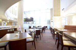 Frokostbuffé hver dag (JPY 1210 per person)