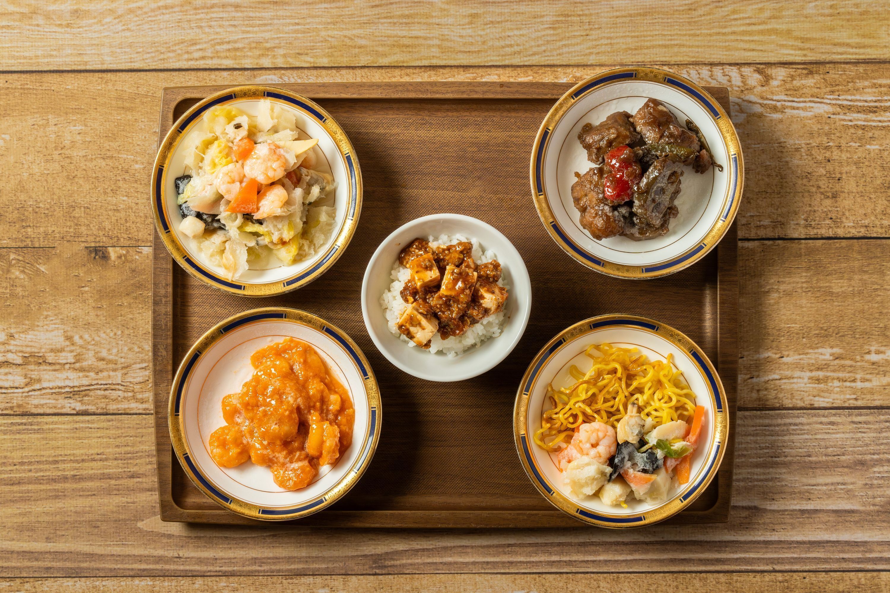 daily buffet breakfast (jpy 1760 per person)