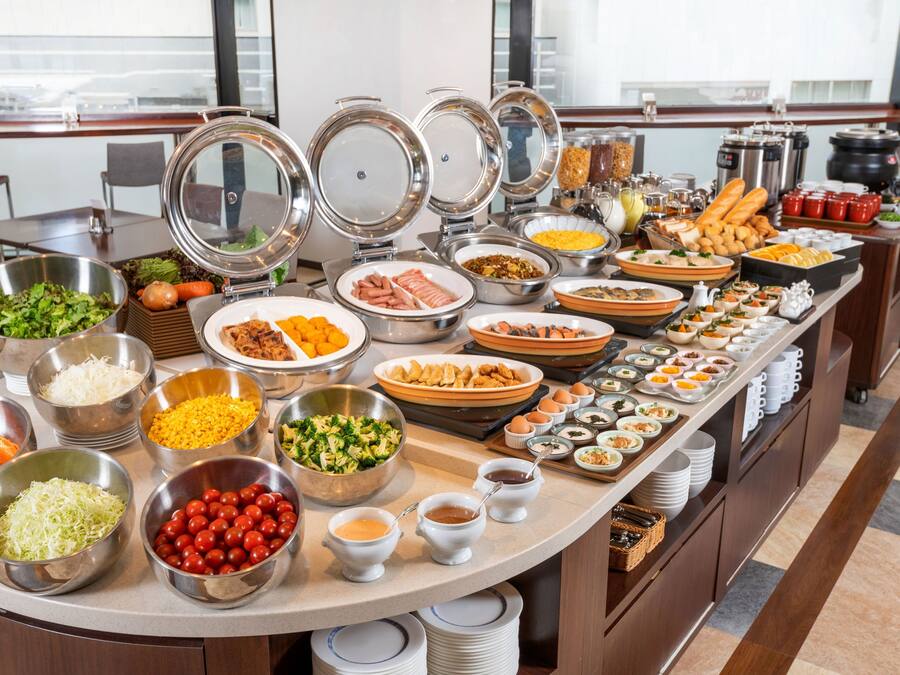 Morgenmadsbuffet hver dag (1800 JPY pr. person)