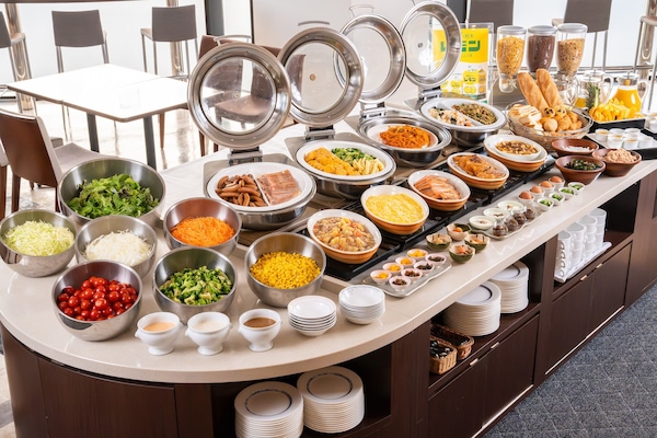 Daily buffet breakfast for a fee