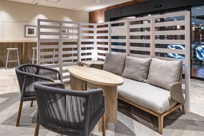 Sala de estar en el lobby