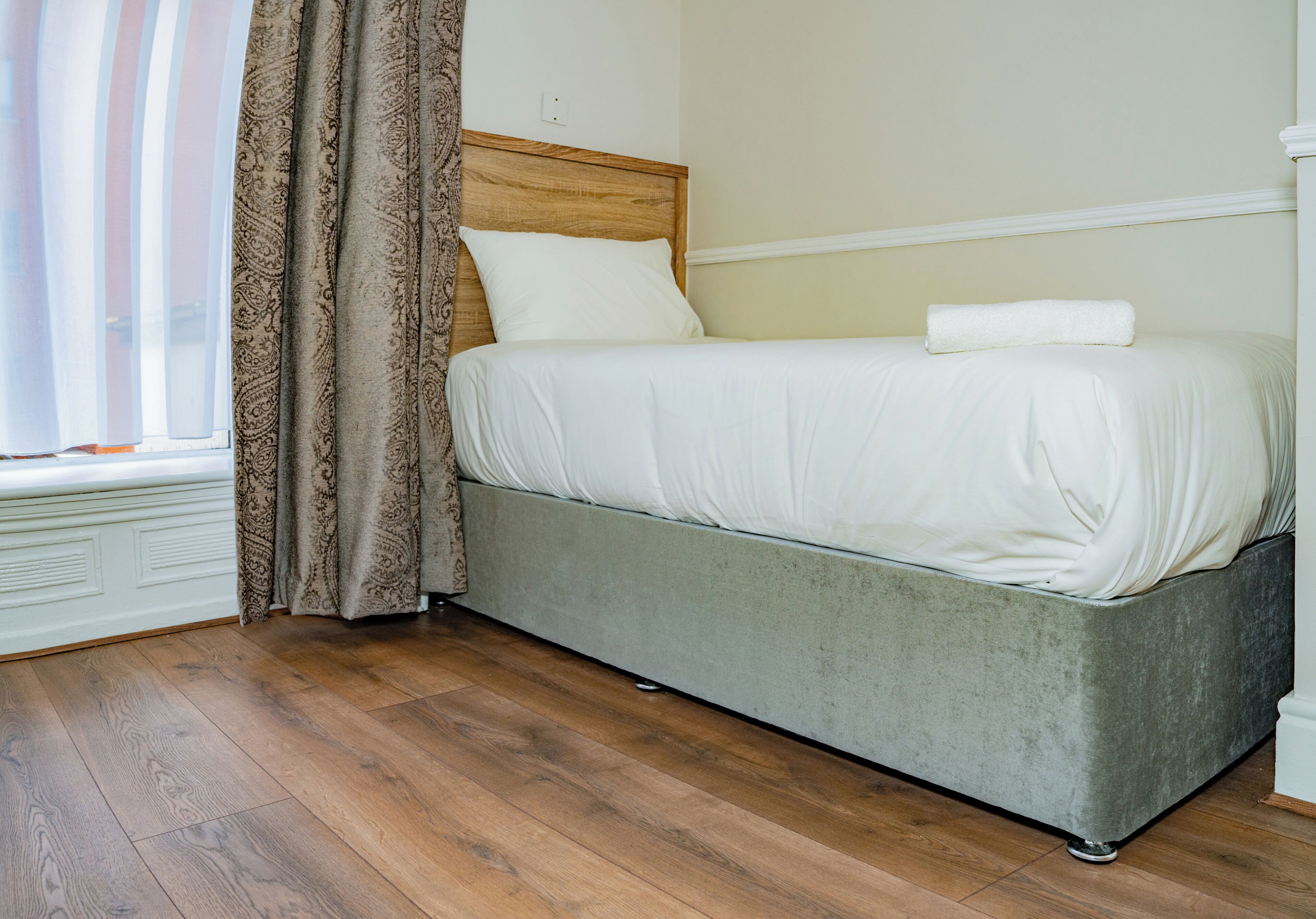 Habitación individual | Escritorio, tabla de planchar con plancha, wifi gratis