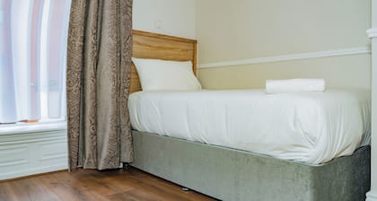 Iveagh Lodge