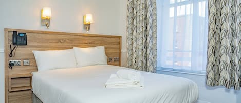 Chambre Double | Bureau, fer et planche à repasser, Wi-Fi gratuit